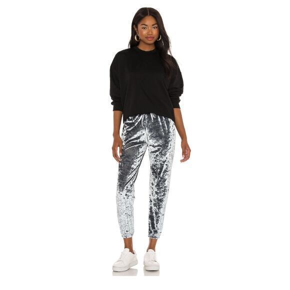 NEW Onzie x Revolve Boyfriend Sweatshirt Black Knit - Picture 4 of 7